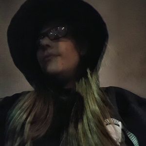 Meet your Posher, Pamela